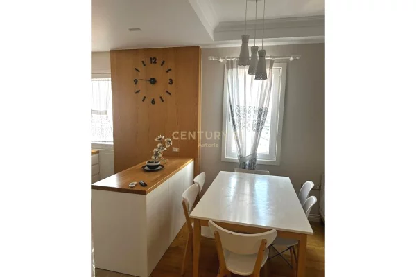 Shtepi me qera 3+1 ne Tirane - 1,500 Euro