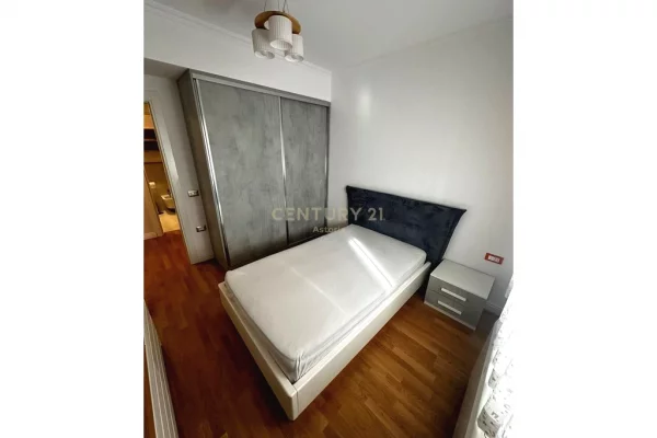 Shtepi me qera Apartament ne Tirane, 3+1, Mobilimi E mobiluar, Pagesa 1,500  Euro.