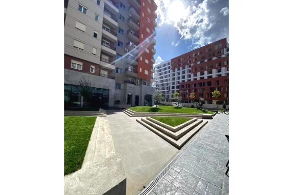 Ambient biznesi ne shitje 4+1 ne Tirane - 480,000 Euro