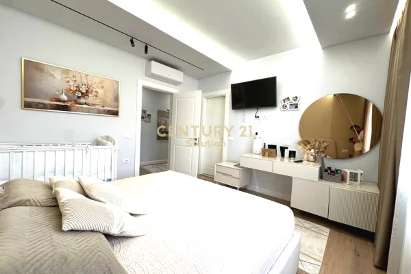 Shtepi ne shitje Apartament ne Tirane, 3+1, Mobilimi E mobiluar, Pagesa 355,000  Euro.