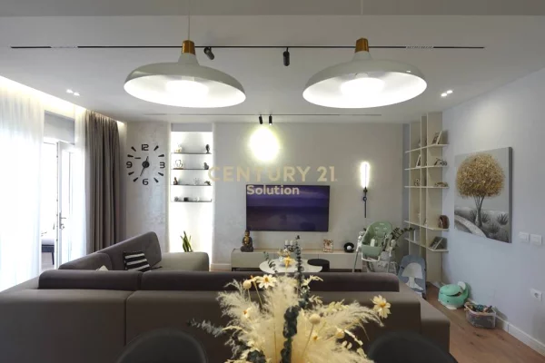 Shtepi ne shitje Apartament ne Tirane, 3+1, Mobilimi E mobiluar, Pagesa 355,000  Euro.