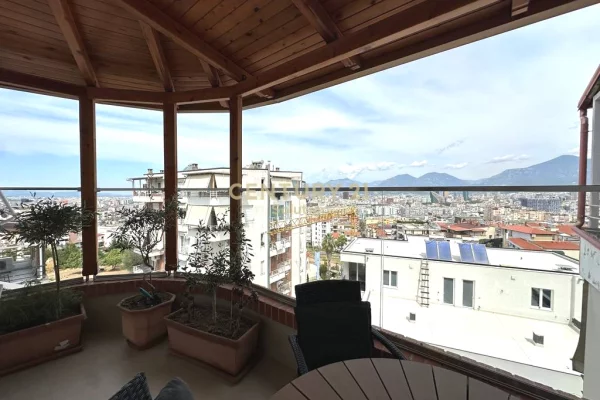 Shtepi ne shitje Apartament ne Tirane, 3+1, Mobilimi E mobiluar, Pagesa 355,000  Euro.