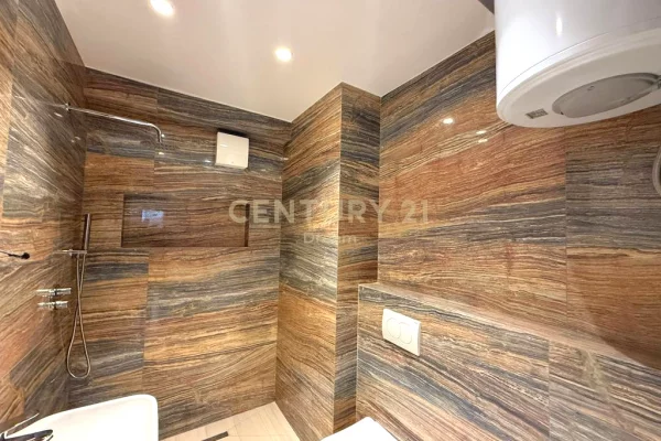 JEPET ZYRE PER QIRA (prane qendres) Rruga Kavajes