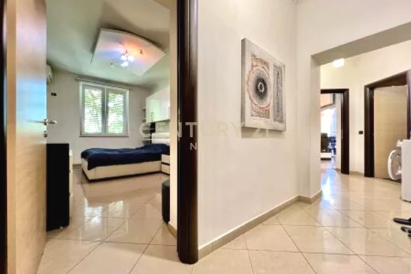 Shtepi me qera Apartament ne Tirane, 2+1, Mobilimi E mobiluar, Pagesa 800  Euro.