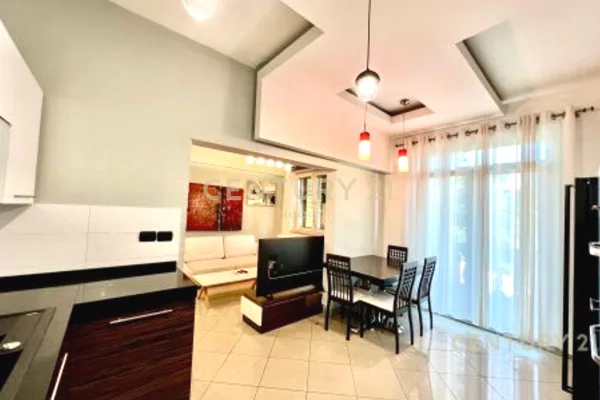 Shtepi me qera 2+1 ne Tirane - 800 Euro