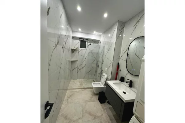 Shtepi me qera Apartament ne Tirane, 1+1, Mobilimi E mobiluar, Pagesa 700  Euro.