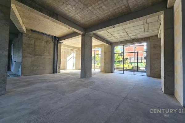 Godine 10-Kateshe per Qira ne Rrugen e Kavajes – 4 500 m2 Ndertim