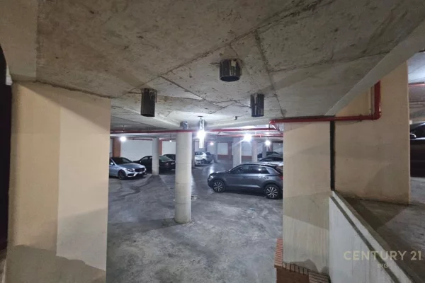 Godine 10-Kateshe per Qira ne Rrugen e Kavajes – 4 500 m2 Ndertim