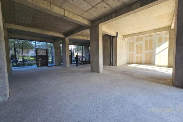 Godine 10-Kateshe per Qira ne Rrugen e Kavajes – 4 500 m2 Ndertim