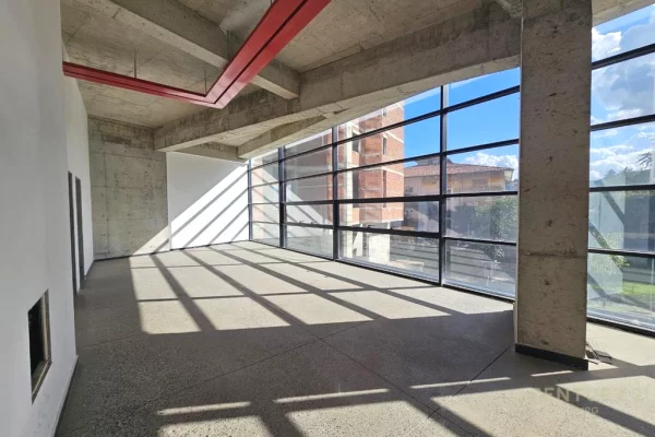 Ambient biznesi me qera 3+1 ne Tirane - 50,000 Euro