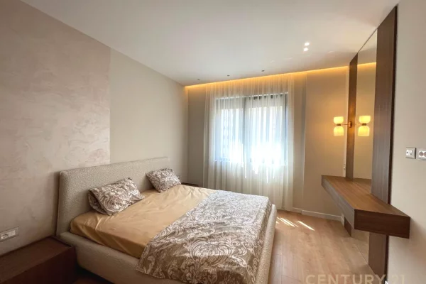 Shtepi ne shitje Apartament ne Tirane, 2+1, Mobilimi E mobiluar, Pagesa 465,000  Euro.