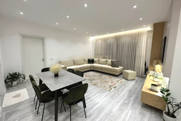 Shtepi me qera 2+1 ne Tirane - 850 Euro