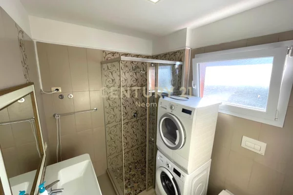 Shtepi me qera Apartament ne Tirane, 3+1, Mobilimi E mobiluar, Pagesa 1,000  Euro.