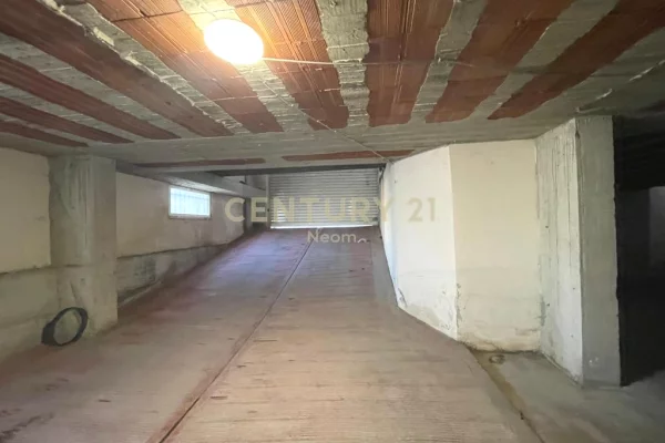 Shtepi me qera Apartament ne Tirane, 3+1, Mobilimi E mobiluar, Pagesa 1,000  Euro.