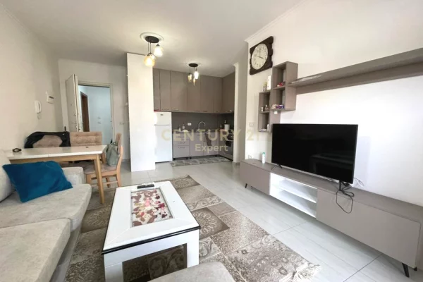 Shtepi me qera 2+1 ne Tirane - 700 Euro