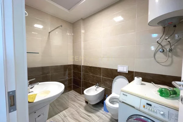 Shtepi me qera Apartament ne Tirane, 2+1, Mobilimi E mobiluar, Pagesa 700  Euro.