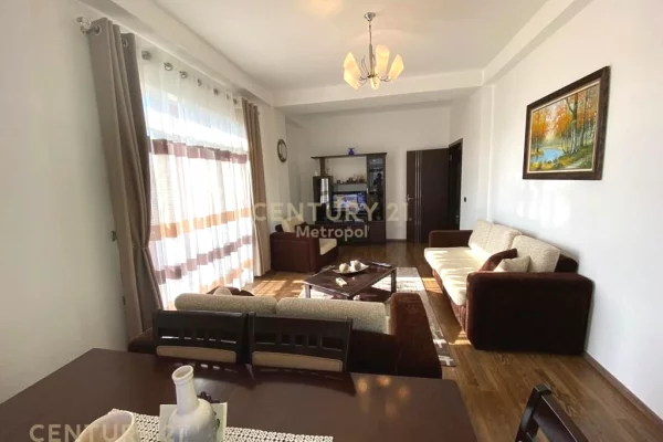Shtepi me qera 2+1 ne Tirane - 700 Euro