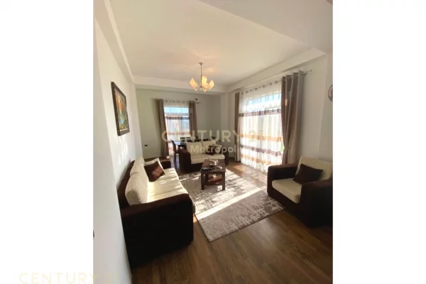 Shtepi me qera 2+1 ne Tirane - 700 Euro