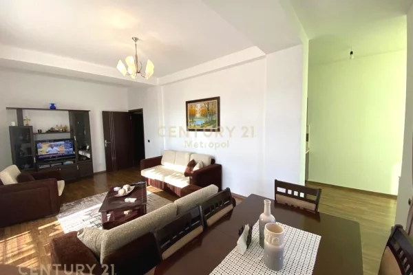 Shtepi me qera 2+1 ne Tirane - 700 Euro