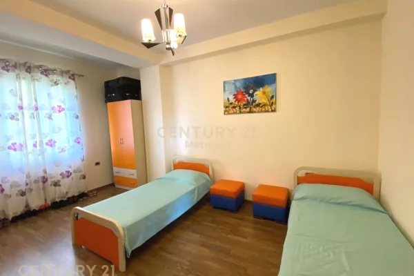 Shtepi me qera Apartament ne Tirane, 2+1, Mobilimi E mobiluar, Pagesa 700  Euro.