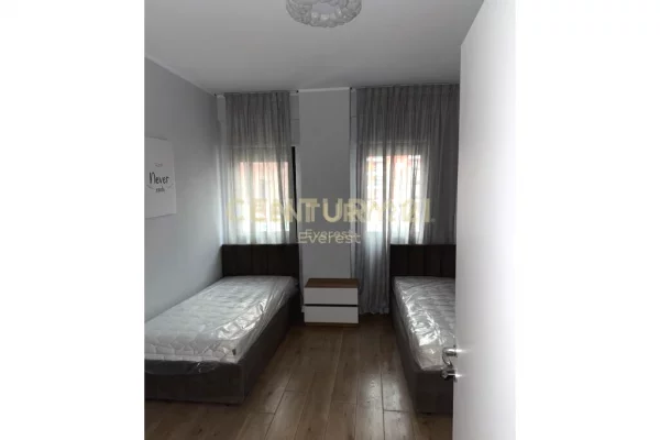 Shtepi me qera Apartament ne Tirane, 2+1, Mobilimi E mobiluar, Pagesa 650  Euro.