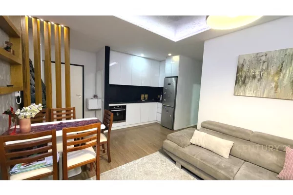 Shtepi me qera 2+1 ne Tirane - 900 Euro