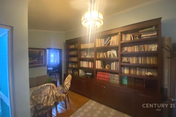 Appartamento in vendita a Tirana 1+1, Arredato