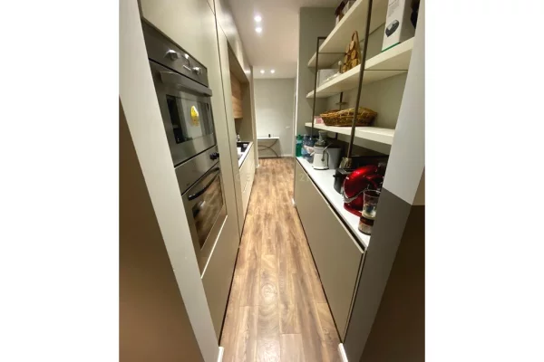 Shtepi me qera Apartament ne Tirane, 3+1, Mobilimi E mobiluar, Pagesa 1,700  Euro.