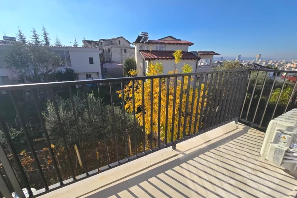 Shtepi ne shitje Apartament ne Tirane, 1+1, Mobilimi Bosh, pa mobiluar, Pagesa 92,000  Euro.