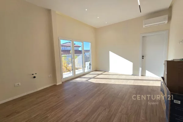 Shtepi ne shitje Apartament ne Tirane, 1+1, Mobilimi Bosh, pa mobiluar, Pagesa 92,000  Euro.