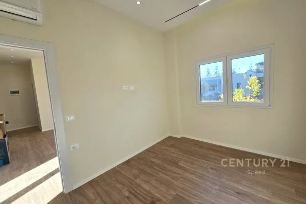 Shtepi ne shitje Apartament ne Tirane, 1+1, Mobilimi Bosh, pa mobiluar, Pagesa 92,000  Euro.