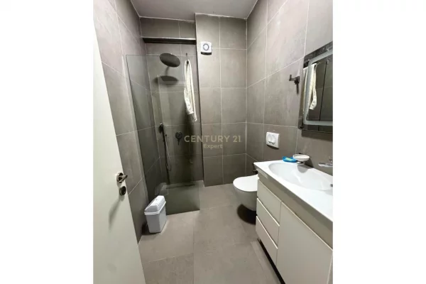 Shtepi me qera Apartament ne Tirane, 2+1, Mobilimi E mobiluar, Pagesa 650  Euro.