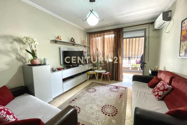 Shtepi me qera 1+1 ne Tirane - 40,000 Leke
