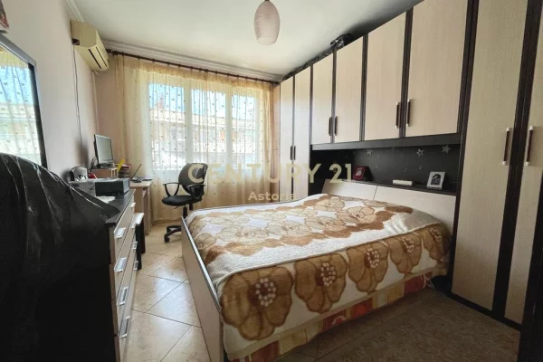 Shtepi me qera 1+1 ne Tirane - 40,000 Leke