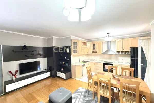 Shtepi me qera 2+1 ne Tirane - 1,100 Euro