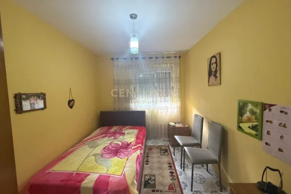 Shtepi me qera Apartament ne Tirane, 2+1, Mobilimi E mobiluar, Pagesa 500  Euro.