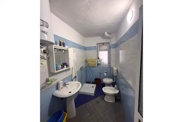 Shtepi me qera Apartament ne Tirane, 2+1, Mobilimi E mobiluar, Pagesa 500  Euro.