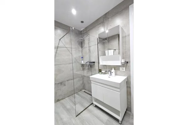 Shtepi ne shitje Apartament ne Tirane, 2+1, Mobilimi E mobiluar, Pagesa 280,000  Euro.