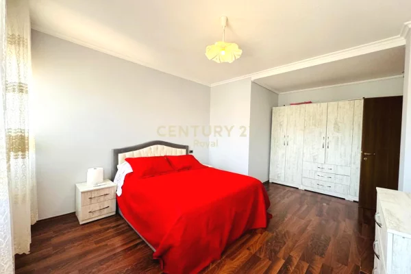 Shtepi me qera Apartament ne Tirane, 2+1, Mobilimi E mobiluar, Pagesa 900  Euro.