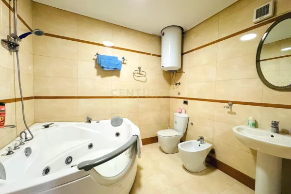 Shtepi me qera Apartament ne Tirane, 2+1, Mobilimi E mobiluar, Pagesa 900  Euro.