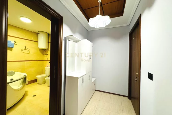 Shtepi me qera Apartament ne Tirane, 2+1, Mobilimi E mobiluar, Pagesa 900  Euro.