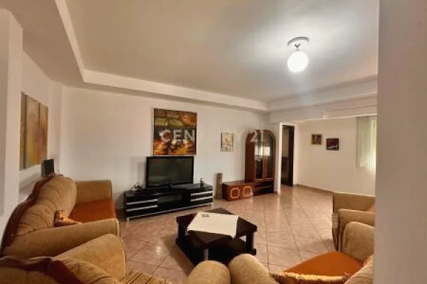 Shtepi ne shitje Apartament ne Tirane, 1+1, Mobilimi E mobiluar, Pagesa 118,000  Euro.