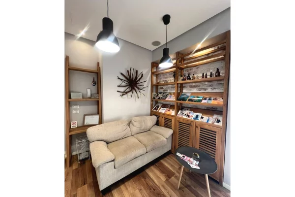 Ambient biznesi me qera 1+1 ne Tirane - 1,500 Euro