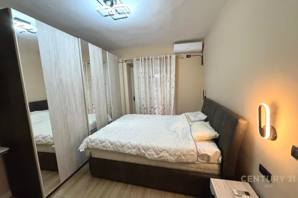 Shtepi me qera Apartament ne Tirane, 2+1, Mobilimi E mobiluar, Pagesa 700  Euro.