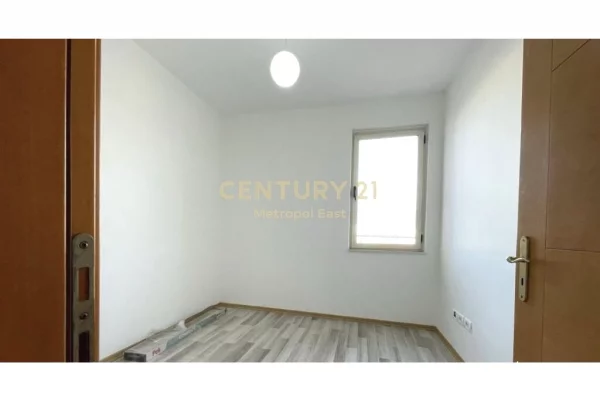 Shtepi ne shitje Apartament ne Tirane, 2+1, Mobilimi Bosh, pa mobiluar, Pagesa 132,000  Euro.