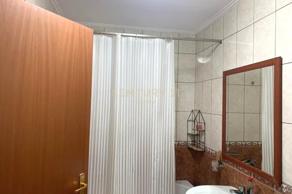 Shtepi me qera Apartament ne Tirane, 1+1, Mobilimi E mobiluar, Pagesa 500  Euro.