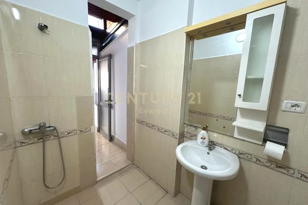 Shtepi me qera 2+1 ne Tirane - 600 Euro
