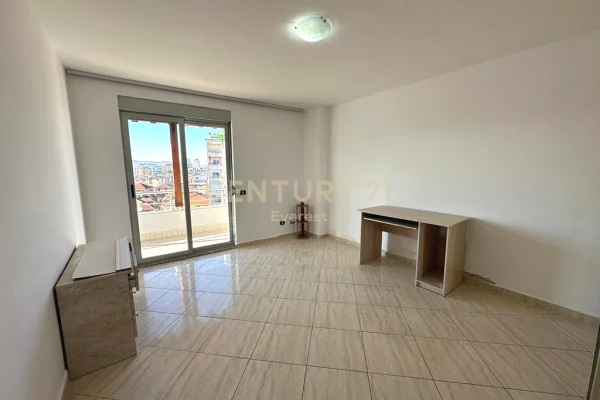 Shtepi me qera Apartament ne Tirane, 2+1, Mobilimi E mobiluar, Pagesa 600  Euro.