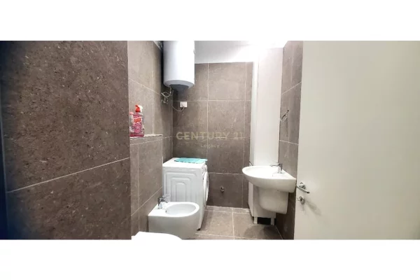 Shtepi me qera Apartament ne Tirane, 1+1, Mobilimi E mobiluar, Pagesa 600  Euro.