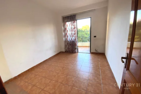 Shtepi ne shitje Apartament ne Tirane, 2+1, Mobilimi Bosh, pa mobiluar, Pagesa 220,000  Euro.